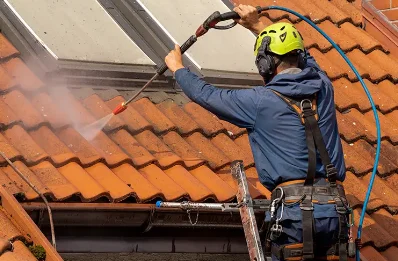 Démoussage et hydrofuge de toiture à Barben